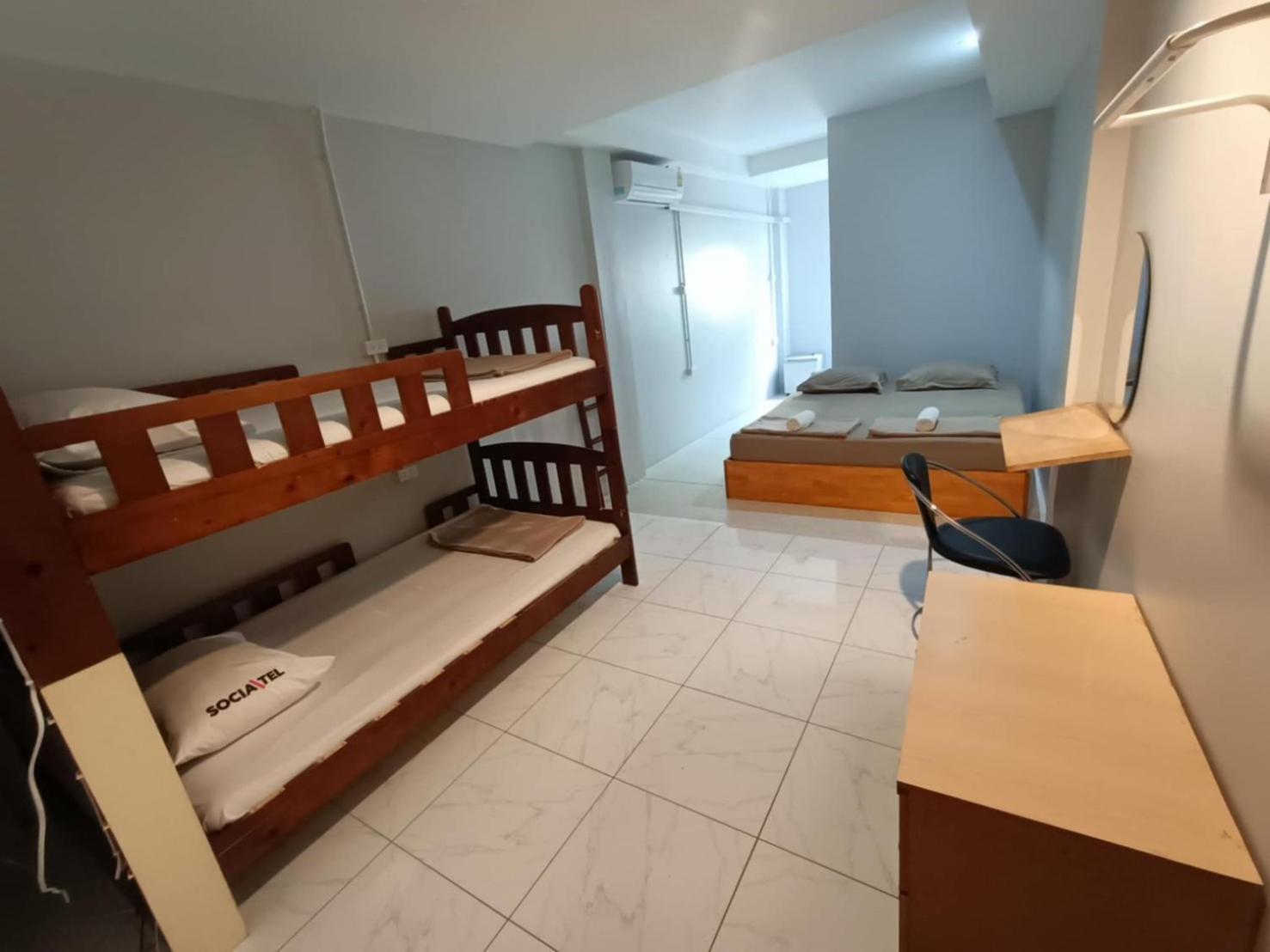 Auberge de jeunesse Ler 65 *